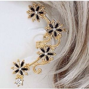 Ear Cuff (Black)